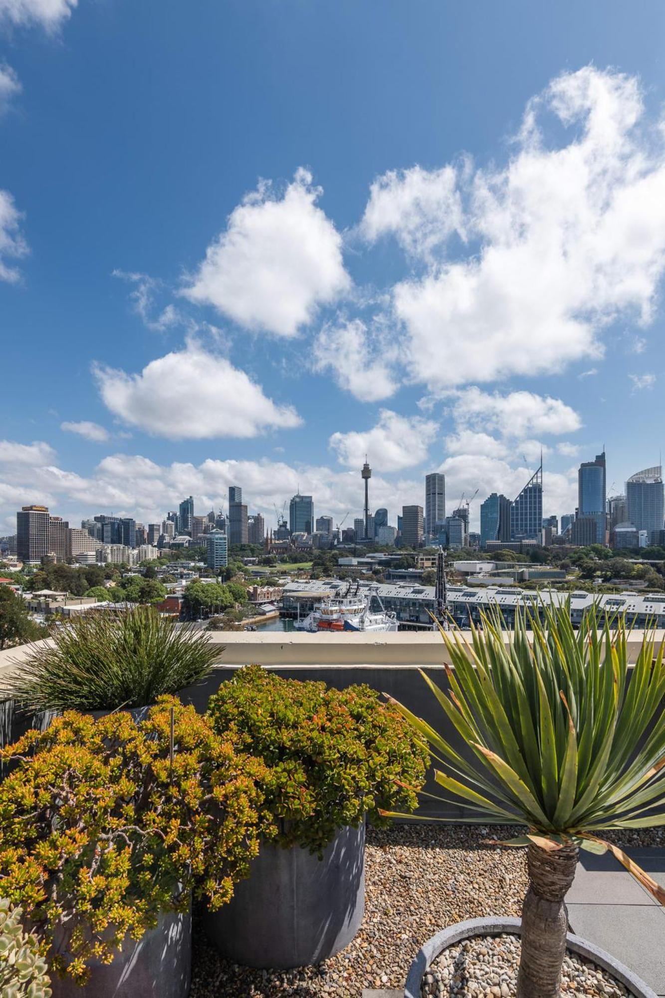 The Gem-executive Potts Point Harbourview Stunner