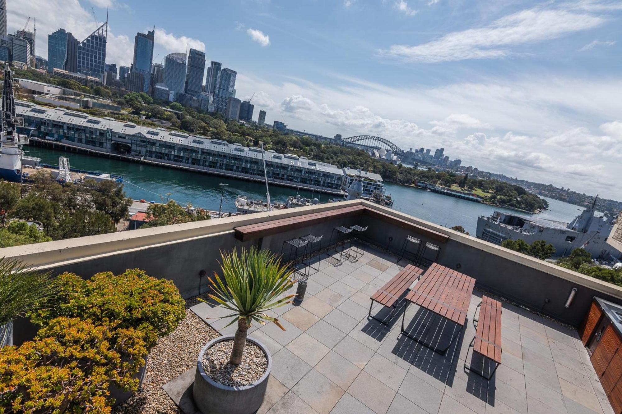 The Gem-executive Potts Point Harbourview Stunner *